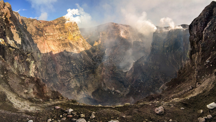 Etna火山爆发的惊人现象图片