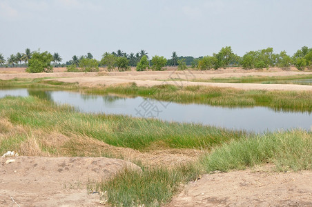 小水资源旱田景观图片