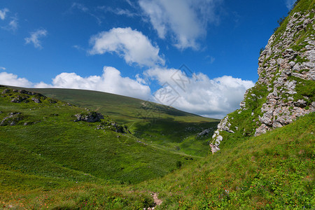 LagoNaki高原山地草甸的美丽景色图片