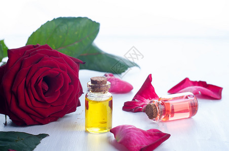 香薰精油瓶玫瑰水疗背景图片
