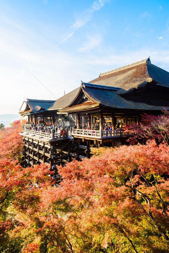 日本京都秋季的清水寺图片