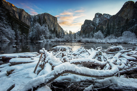 冬季Yosemite公图片