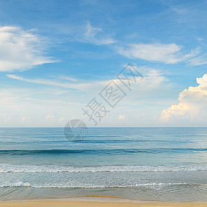 海洋沙滩和蓝天图片