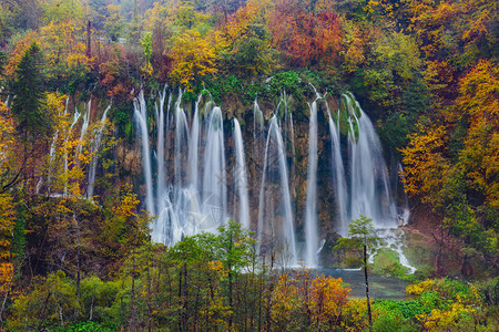 对克罗地亚普利维茨公园大瀑布的乐观图片