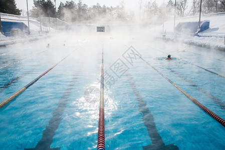 冬季户外运动游泳池用图片