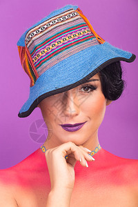 有创意的美容时尚摄影戴着帽子的图片