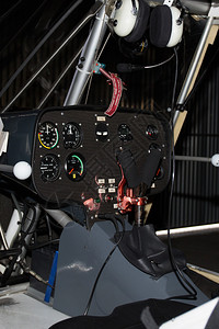 飞机驾驶舱和仪器表板图片