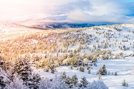 日出时的风景挪威斯特林图片