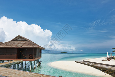 马尔代夫水海滩平房图片