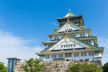 日本大阪城堡蓝天清澈图片