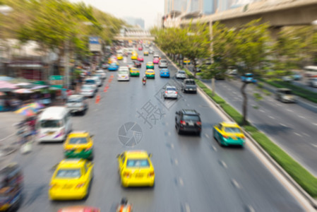 城市街道的模糊形象与交通繁忙bangkokTh图片