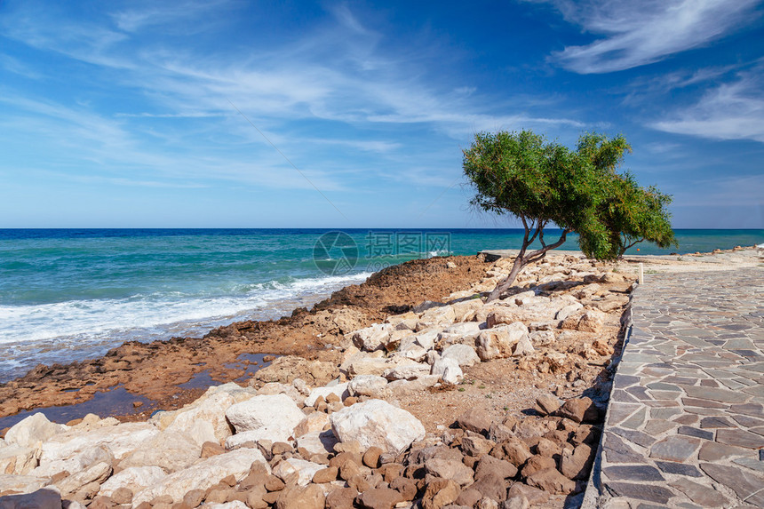 地中海塞浦路斯岛CavoGreco附近的AyiaNapa的全景海很美图片