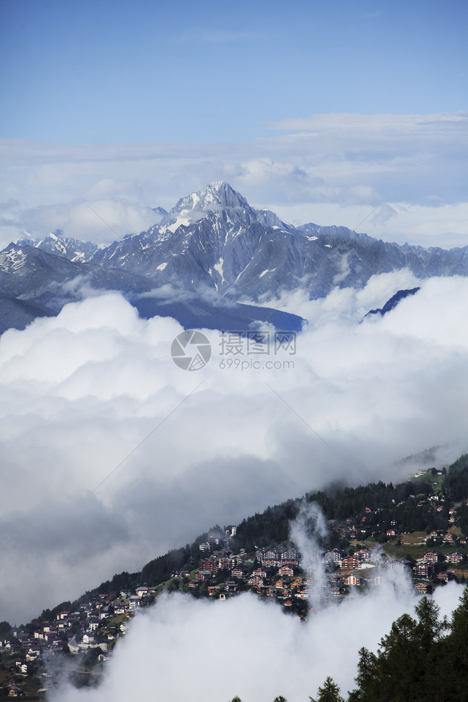 和山丘高山图片