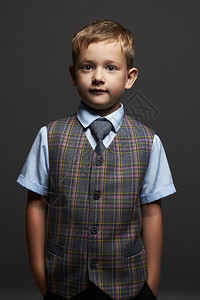 时尚的小男孩时尚的孩子穿着西装打领带时尚儿图片