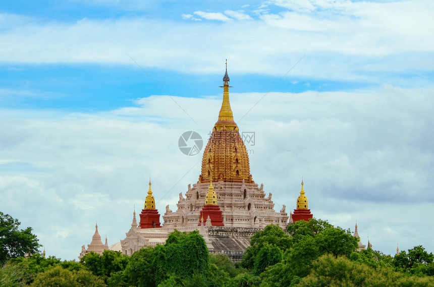 位于缅甸蒲甘的阿难陀寺图片