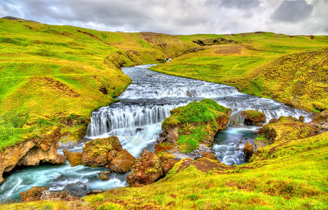 斯科加河上众多瀑布之一冰岛南部图片