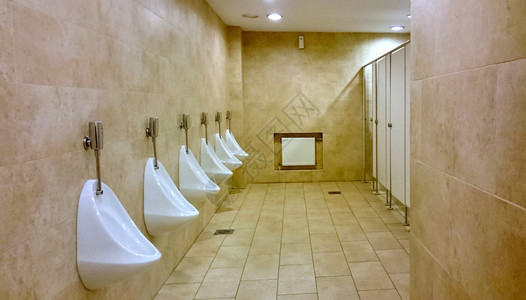 商场公共厕所的内部图片