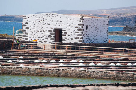 岛上唯一可运营的盐滩被公认为具有民族志文化和自图片