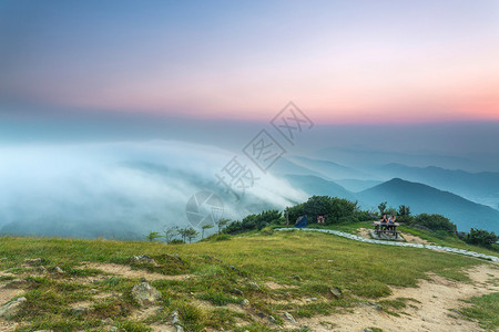 香港秋季大帽山日落背景图片