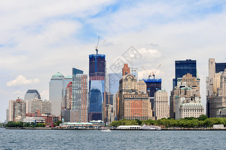 下曼哈顿与世贸中心建筑群的景图片
