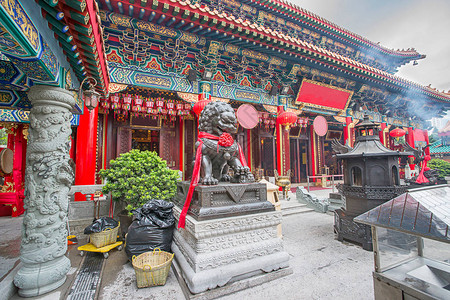 香港九龙黄太新寺主祭坛的宗教人图片