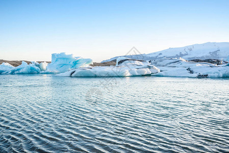 冰岛Jokulsarlon冰川环礁湖冰山景象图片