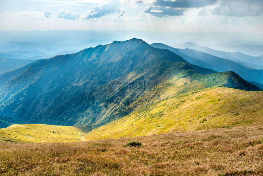 晨曦金光峰谷青山图片