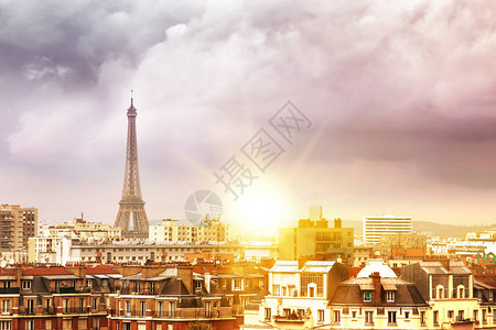 埃菲尔铁塔和巴黎城市景观形成屋顶来自法国巴黎战神广场的埃菲尔铁塔美图片