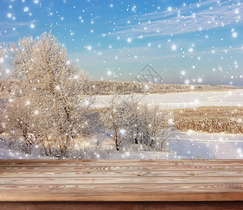 冬天风景背的木桌你主体空图片