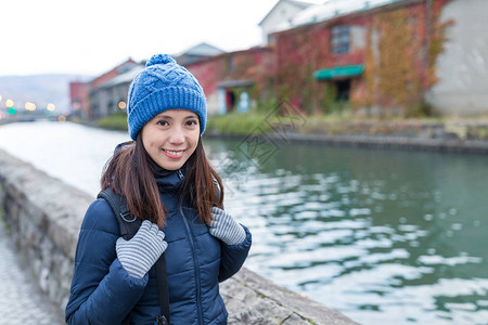 小樽市的年轻女子图片