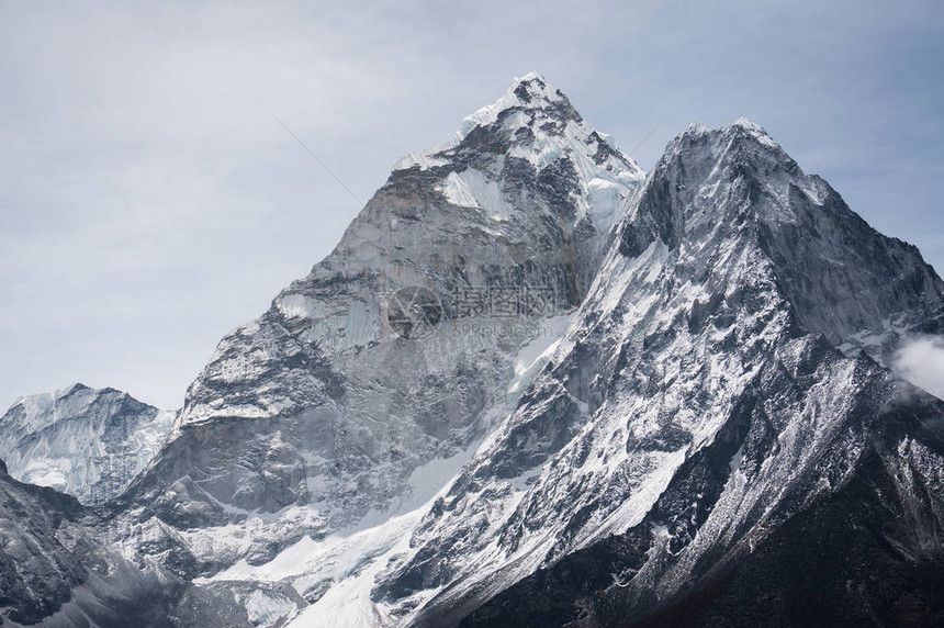 AmaDablam山峰尼泊尔Ding图片
