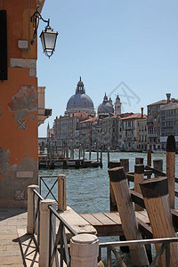 威尼斯风景有船和阳图片