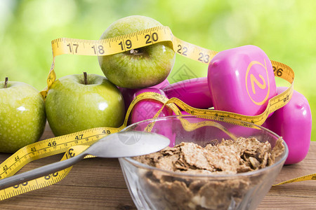 配有果实和体质重量饮食图片