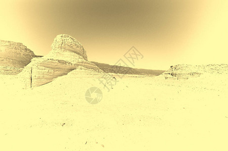 以色列内盖夫沙漠的岩石山丘风在以色列南部沙漠雕刻岩层复古图片