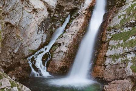 美丽的萨维卡瀑布图片