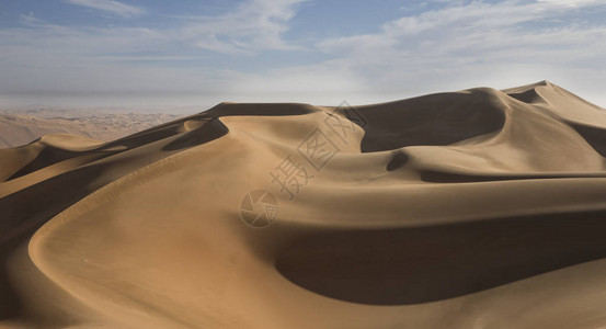 阿布扎比利瓦沙漠的沙丘图片