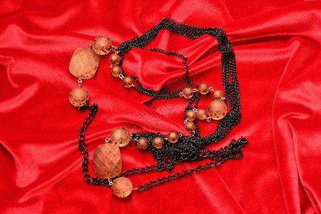 女士珠宝首饰珠子和链条黑色图片