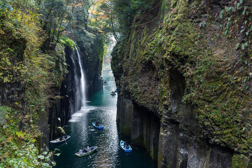 日本秋天的高千穗峡图片