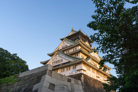 大阪城是日本最著名的地标之一图片