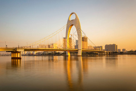 朱江的现代桥和广州市金融区现代化建设工程背景图片