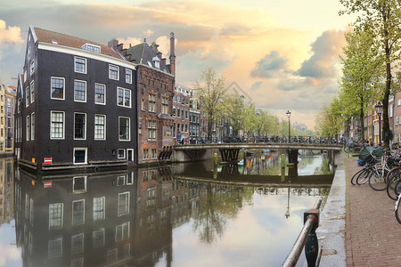 阿姆斯特丹运河Rossebuur图片