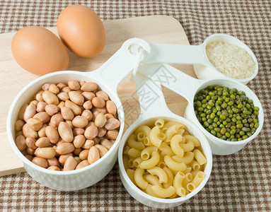 食品配料生意大利面大米花生绿豆和鸡蛋图片