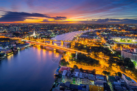 曼谷佛祖约德法大桥附近风光照亮天空背景戏剧图片