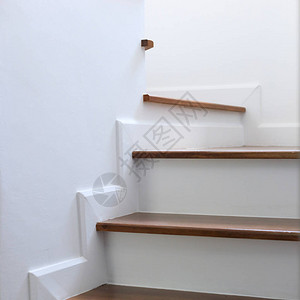 设计地产中木材楼梯的设计住宅白色现代房图片