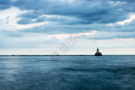 芝加哥海港灯塔宁静的密歇图片