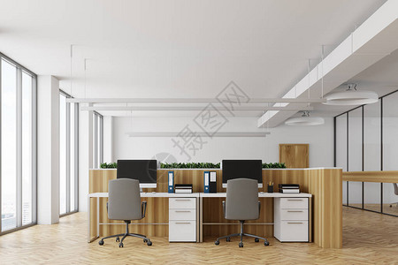 白色现代开放空间办公室内部设有全景窗户木地板和一排木制电脑桌3图片