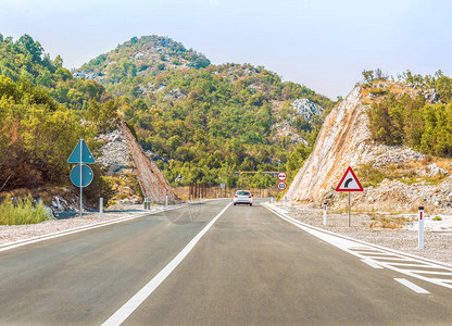 山上的公路黑山图片