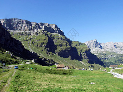 克拉里登山顶和阿尔卑斯山谷UrnerBoden瑞士乌里县图片