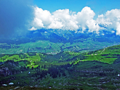 从Churfirsten山脉的Hinderrugg峰看图片