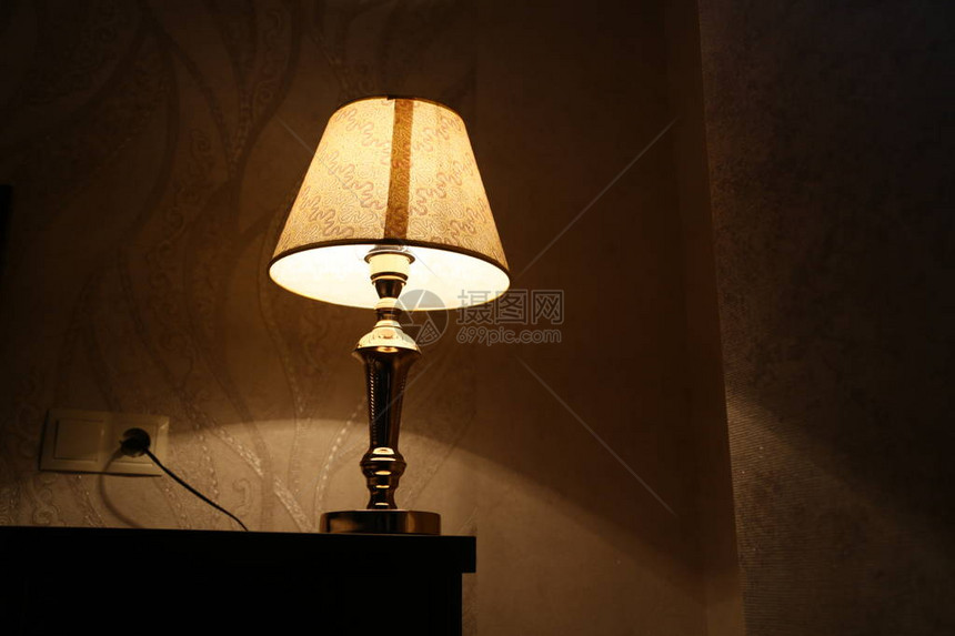 房间酒店灯罩和装饰品图片